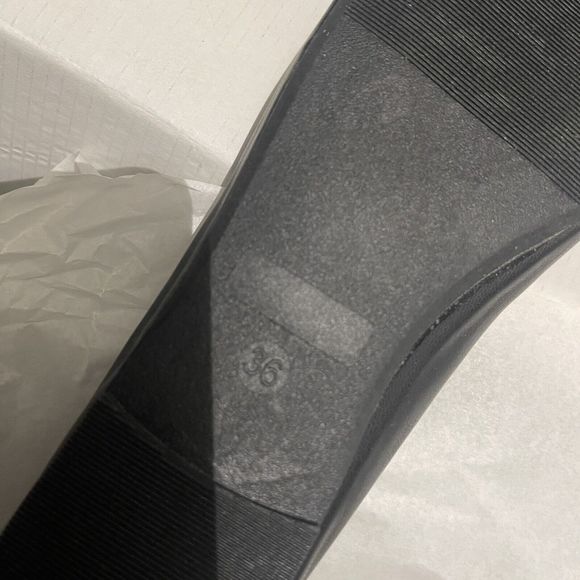 FEVERSOLE Women Flat Shoes Size 6 Soft Cushion Black Elastic Adjustable - Picture 10 of 12